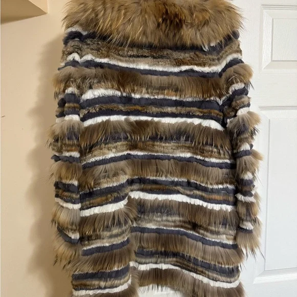 Fur Striped Jacket - Raccoon and Rabbit - Picture 6 of 7